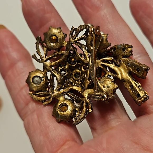 Vintage antique gold tone brooch clear and AB rhinestones prong set unsigned - Picture 4 of 6